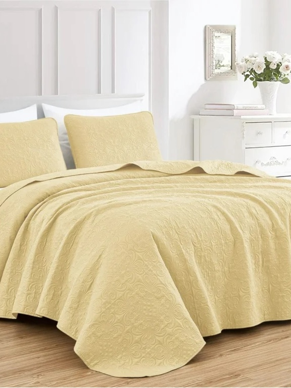 Pastel yellow oversized king 3 piece Quilted Bedspread